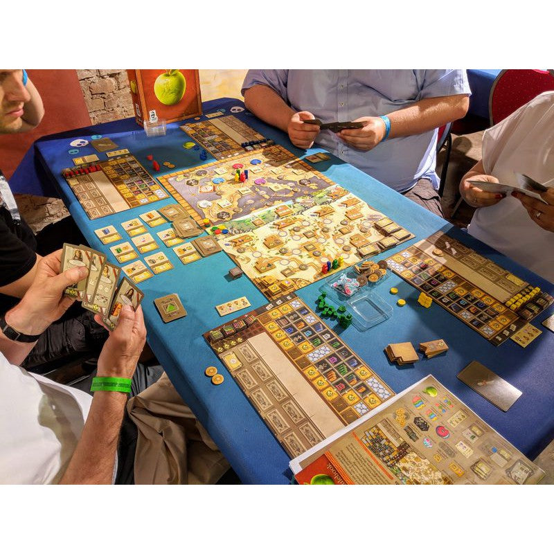 Newton (2018 Edition) [Board Games]