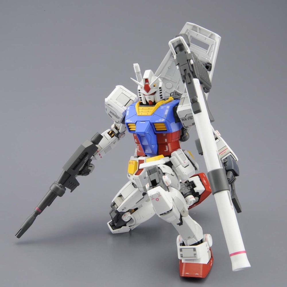 Bandai Spirits 1/100 MG RX-78-2 GUNDAM VER. 3.0 - Gundam Model Kits