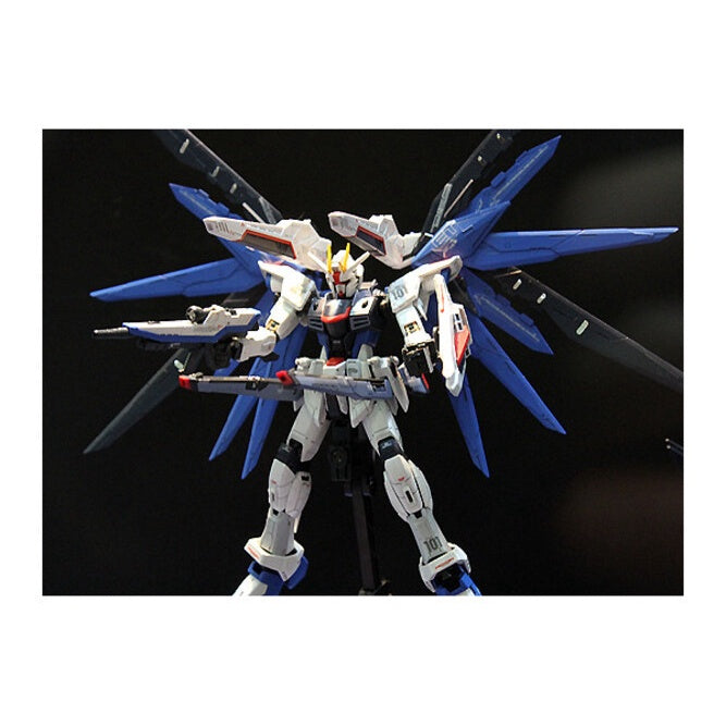 Bandai Spirits RG 1/144 ZGMF-X10A Freedom Gundam - Gundam Model Kits