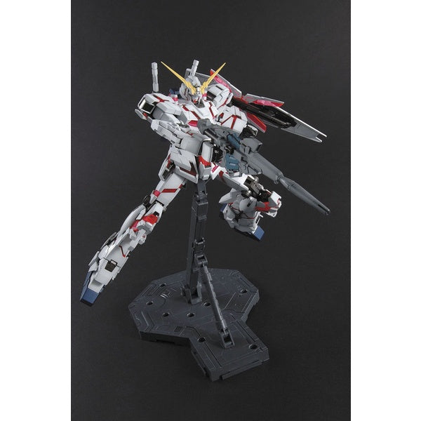 Bandai Spirits 1/100 MG Unicorn Gundam - Gundam Model Kits