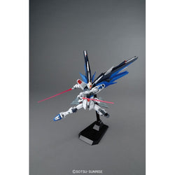 Bandai Spirits 1/100 MG Freedom Gundam Ver.2.0 - Gundam Model Kits