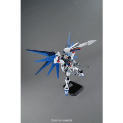 Bandai Spirits 1/100 MG Freedom Gundam Ver.2.0 - Gundam Model Kits