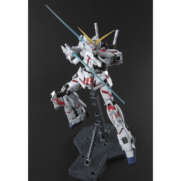 Bandai Spirits 1/100 MG Unicorn Gundam - Gundam Model Kits