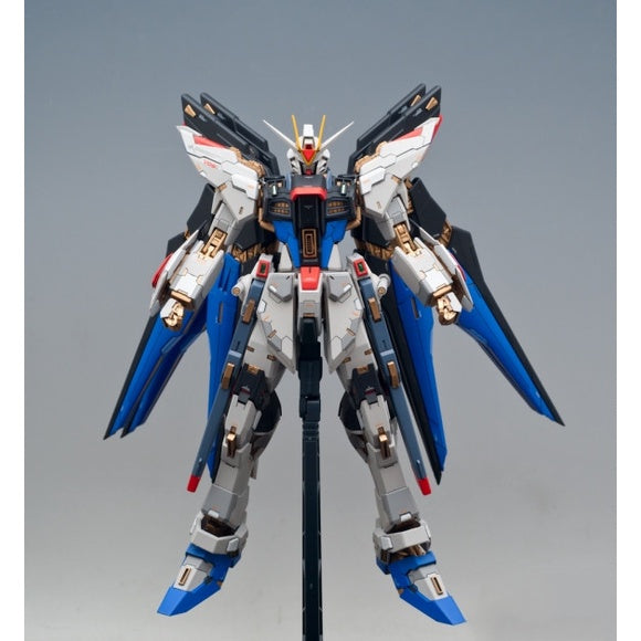 Bandai Spirits MG 1/100 STRIKE FREEDOM GUNDAM - Gundam Seed Destiny - Gundam Model Kits